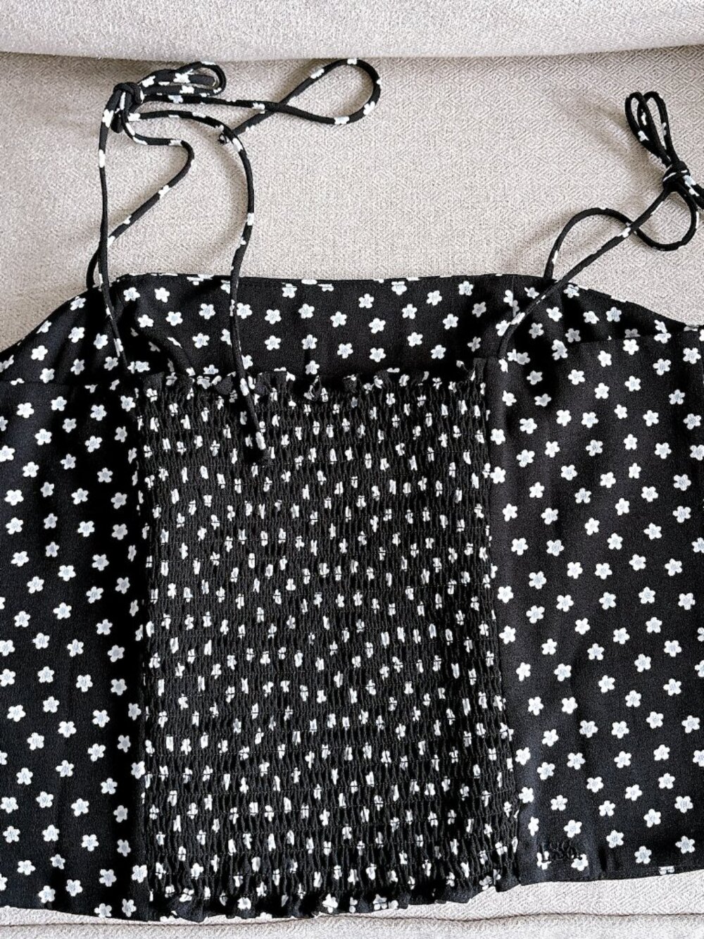 BRAND NEW LEVIS TOP - Picture 4 of 4